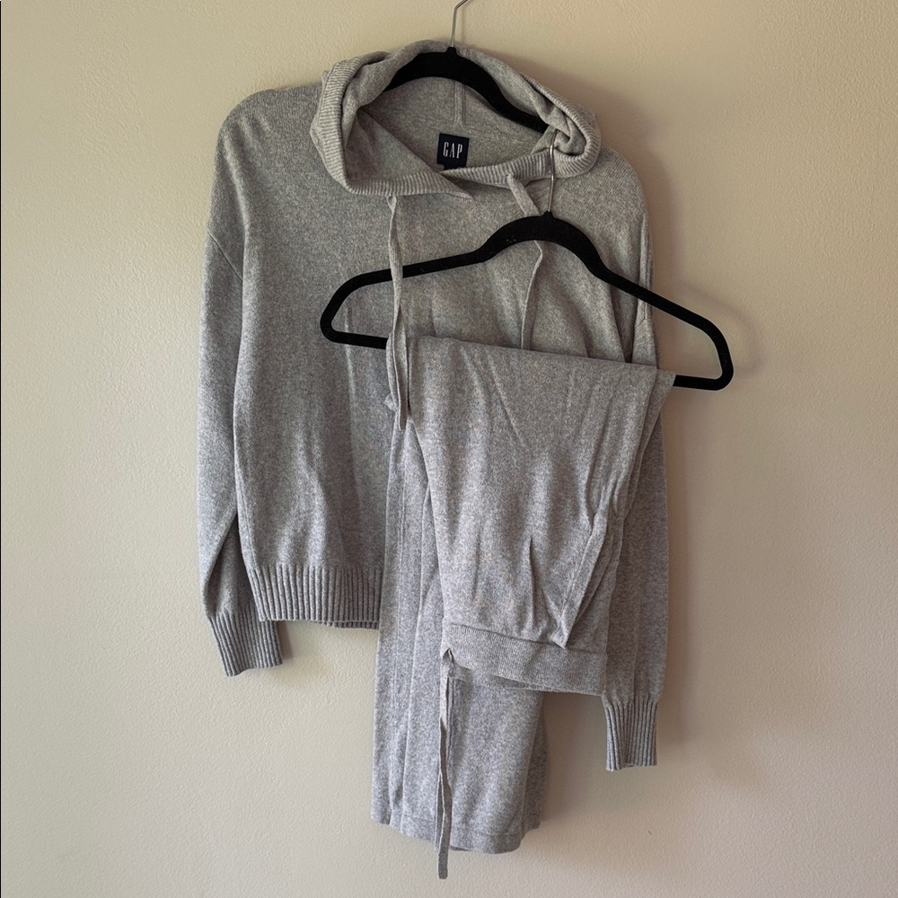 GAP Heather Gray Lounge Set